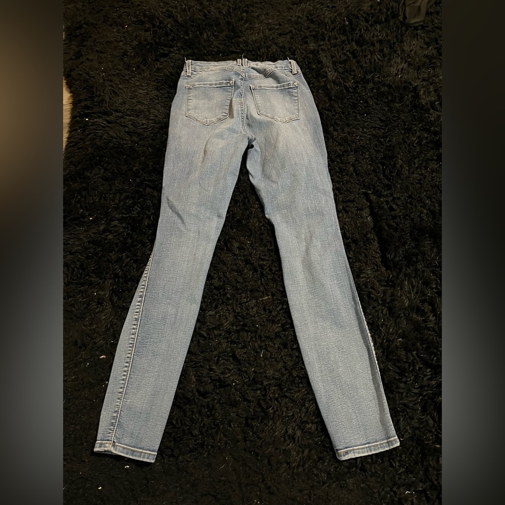 Jean Ripped Pants - Picture 2 of 2